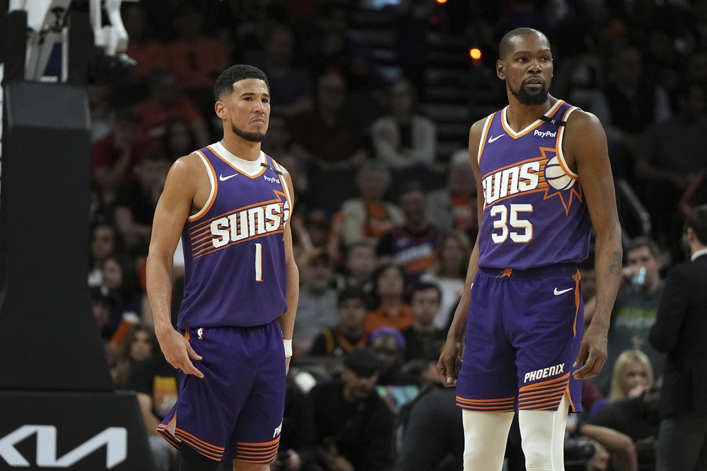 杜兰特：我侄子最喜欢的球员是布克 可能因为他曾是我的队友