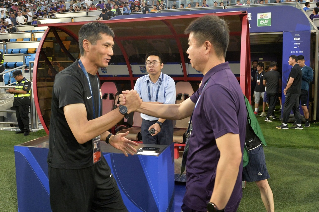热议国足选帅：邵佳一很有竞争力 土帅不想多聊，绝对会失败